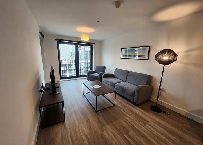Modern & Bright 2 Bedroom Apartment In Liverpool