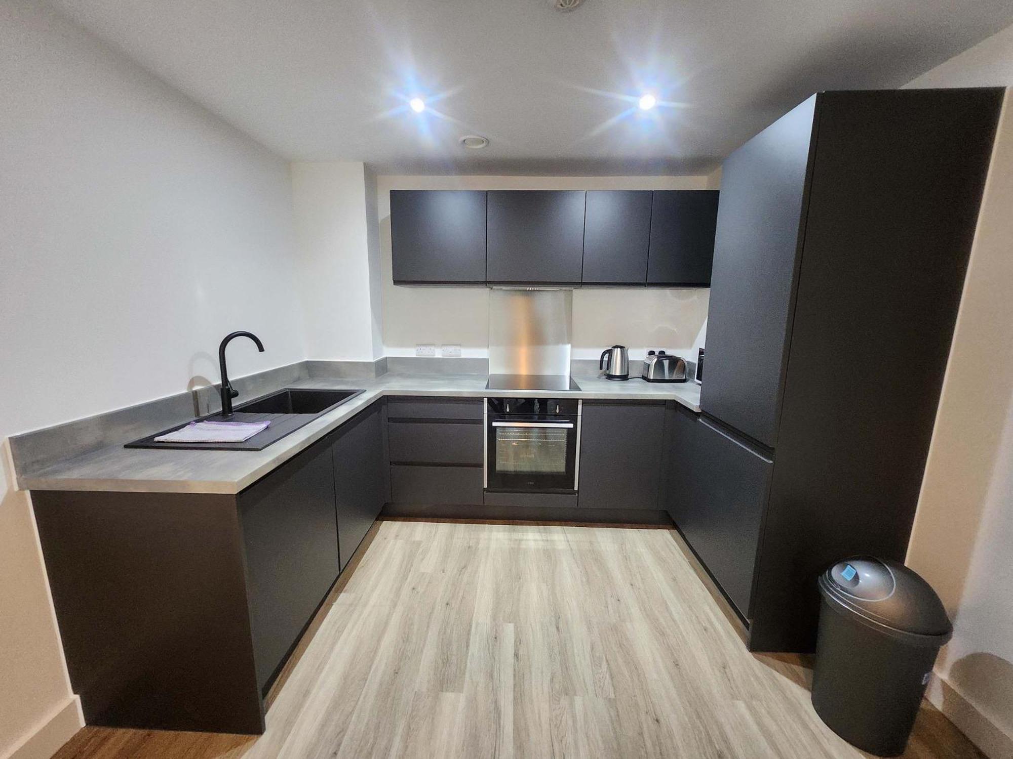 Apartment Modern & Bright 2 Bedroom In *