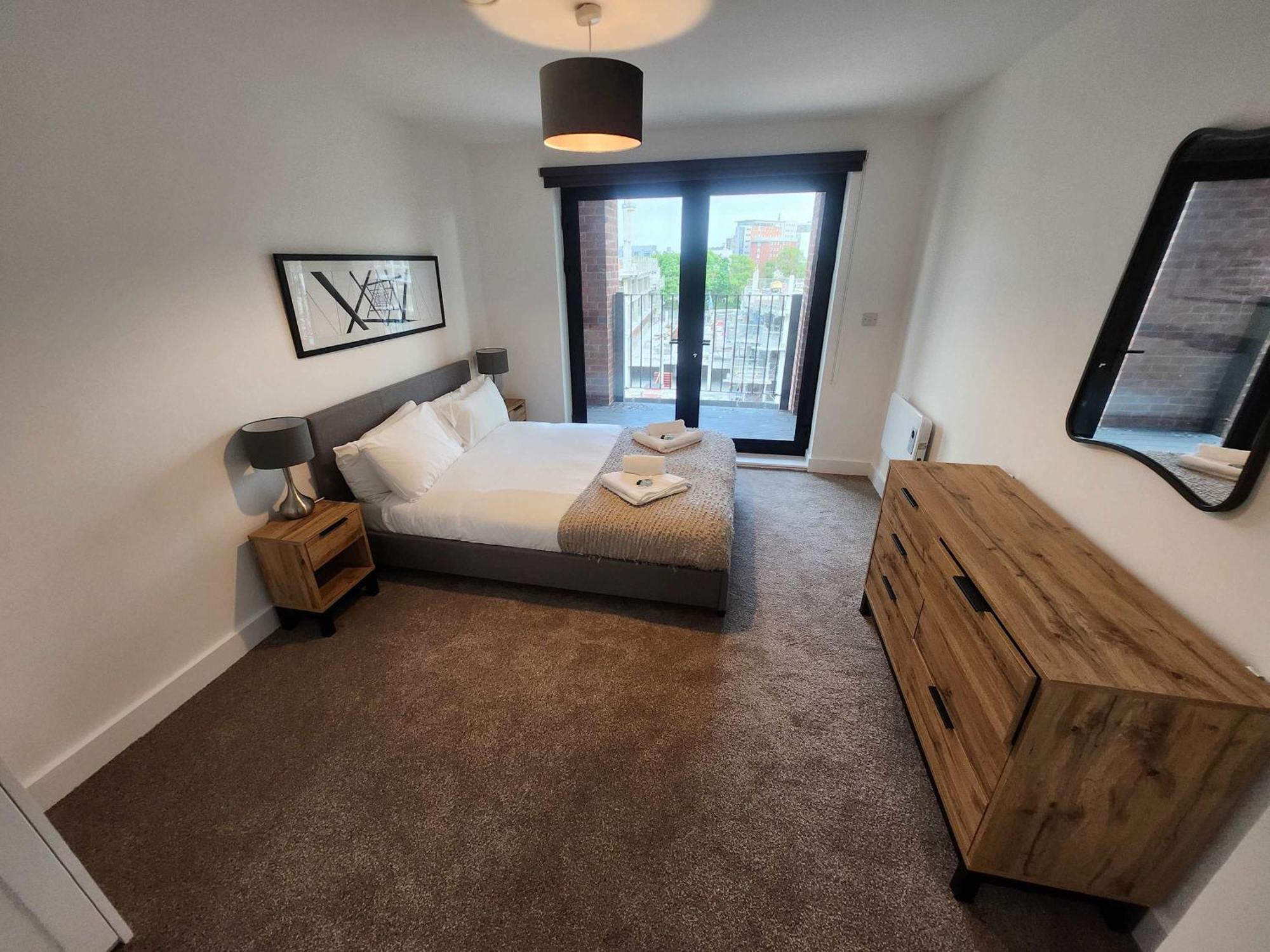 Modern & Bright 2 Bedroom In Liverpool