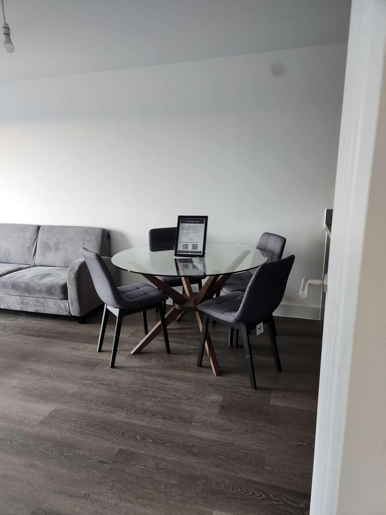 Apartment Modern & Bright 2 Bedroom In *